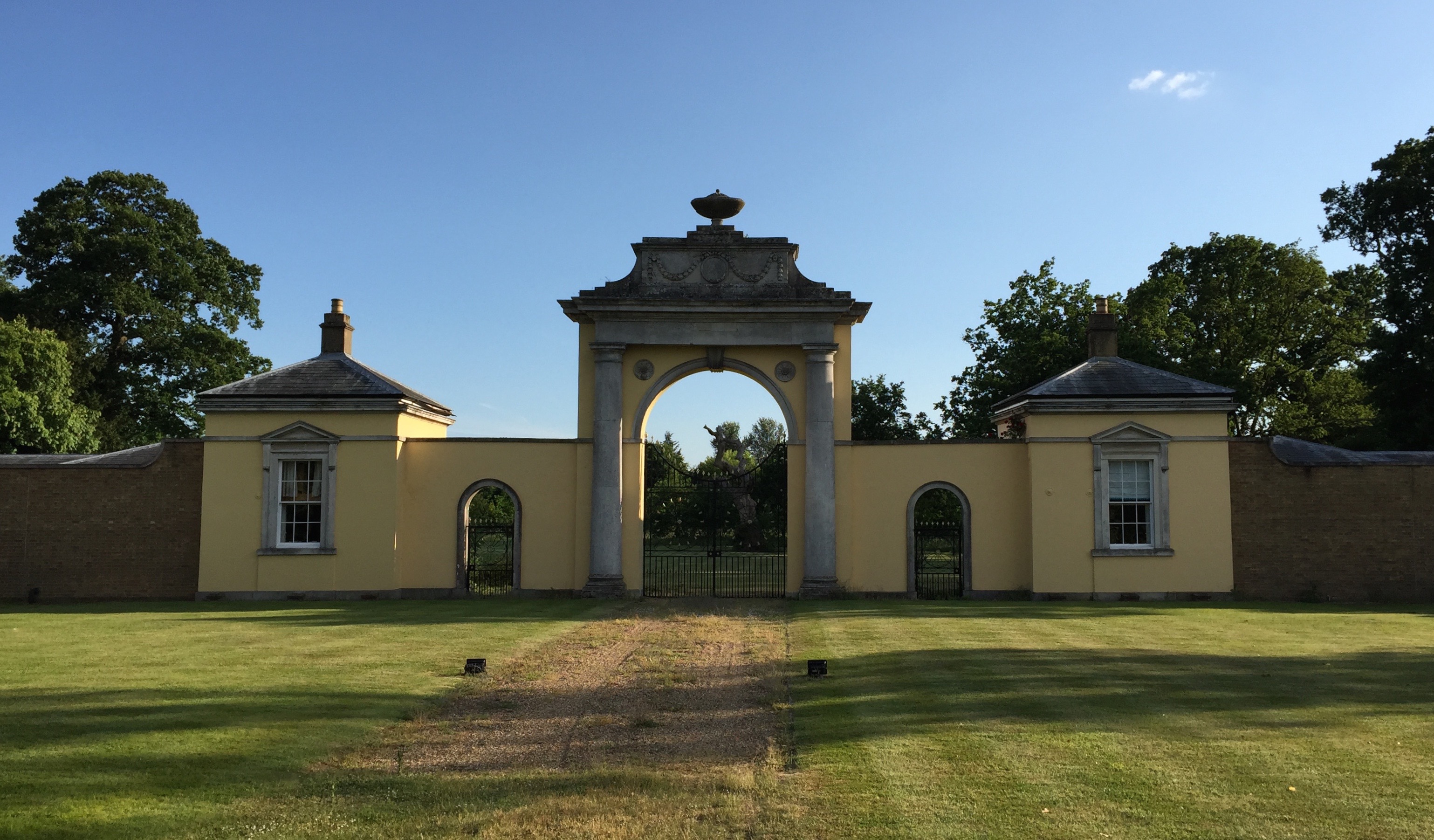 Dyrham Park Gateway and Trotters Bottom // High Living Barnet